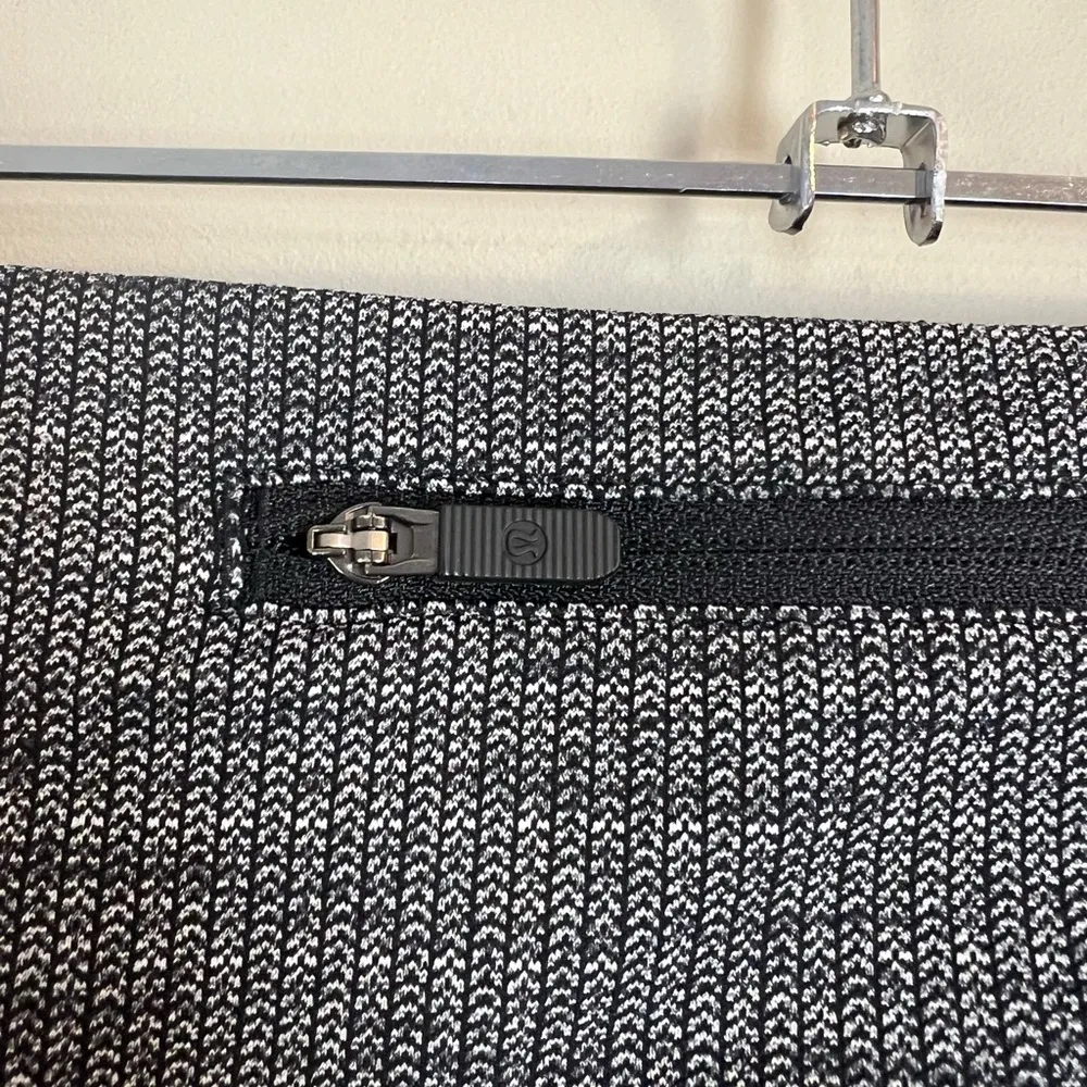 Lululemon Speed Up Tight 28” Full-On Luxtreme Luon Size 8 Gym Goth Meets Pilates - Image 6