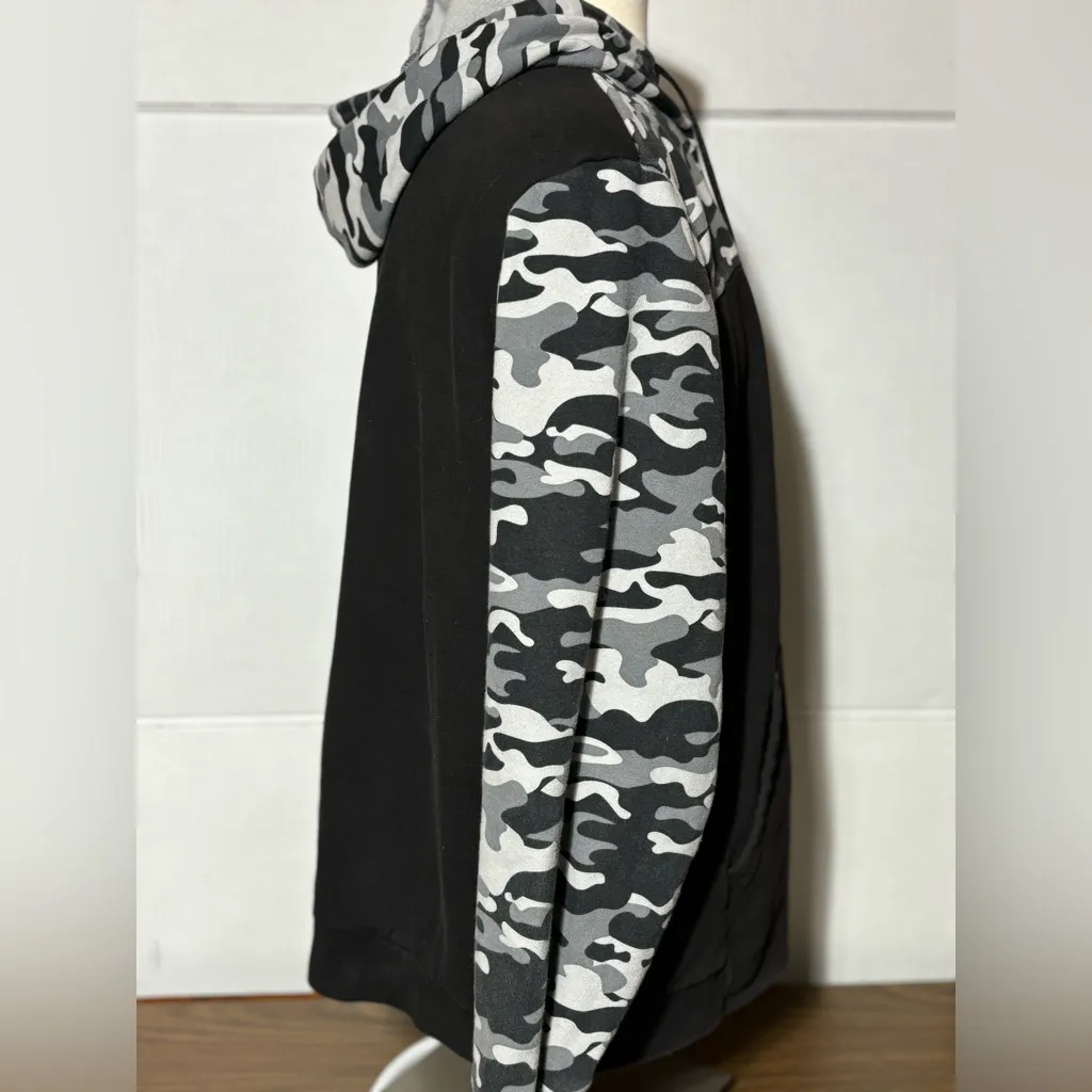 Athletic works XL black w/camo gray shoulders sleeves & hood. Strings intact - Image 5
