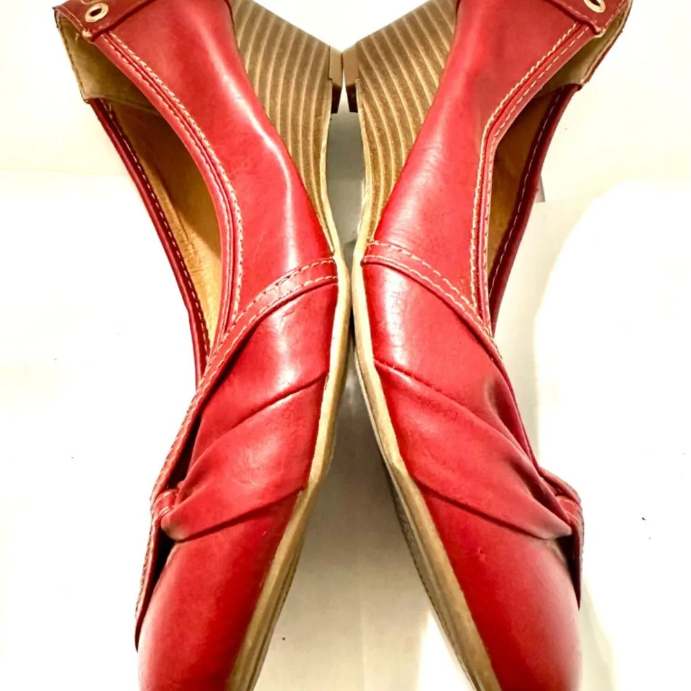 Rasolli Women’s Burgundy Platform slipons size 8 Red - Image 5