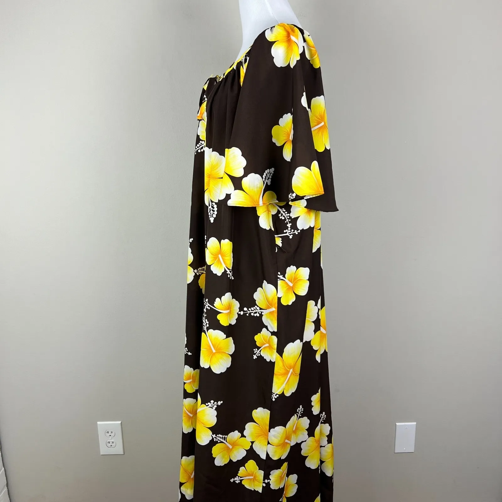 Hilo Hattie 1970s Vintage Dress 2XL Brown Yellow Floral Short Sleeve Muumuu Size XXL - Image 10