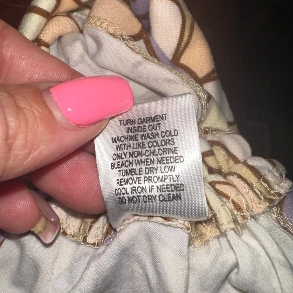 EUC SOCIAL SCENE FLOWER CROP TOP OPEN BACK SIDE PULLS TO AJUST LEIGHT Yellow Size L - Image 10