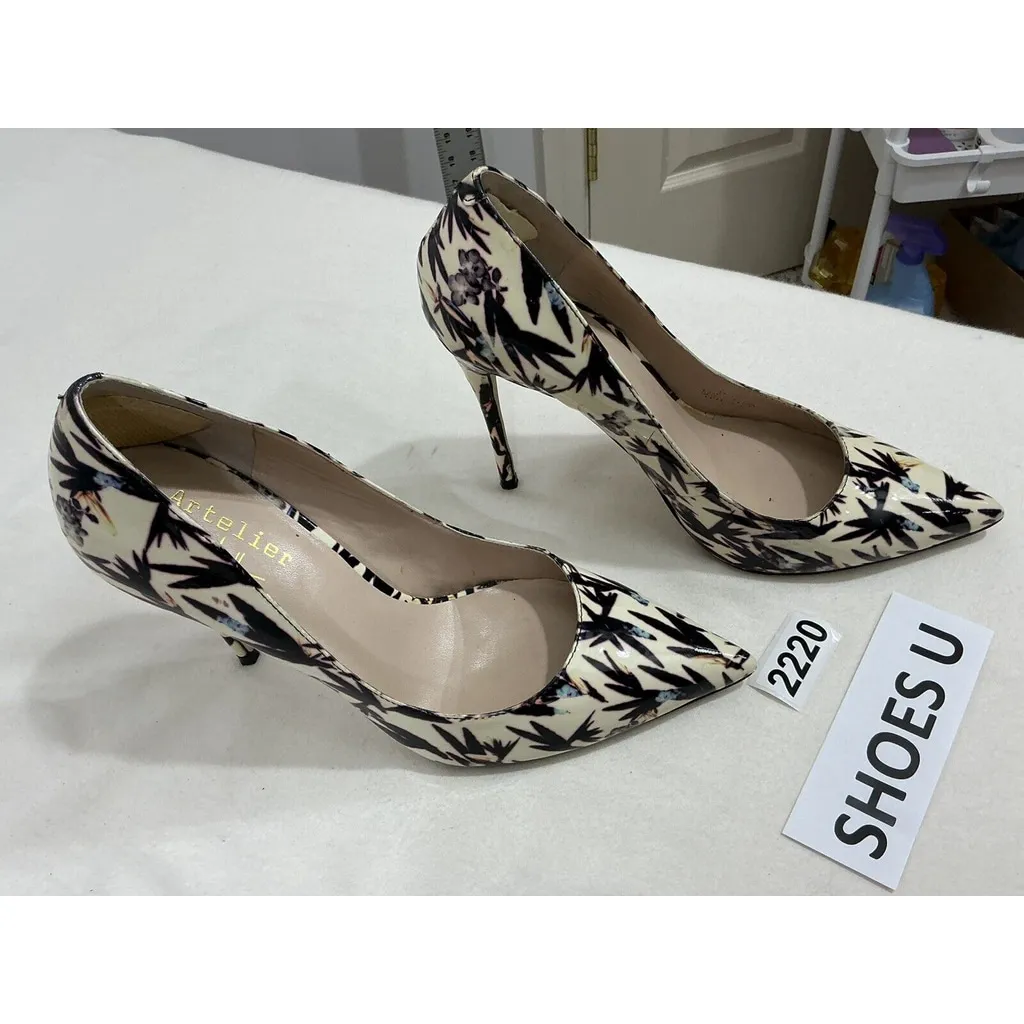 Womans Artelier Nicole Miller Slip On Ivory Patten Leather Pumps Heel Size 8.5 M - Image 2