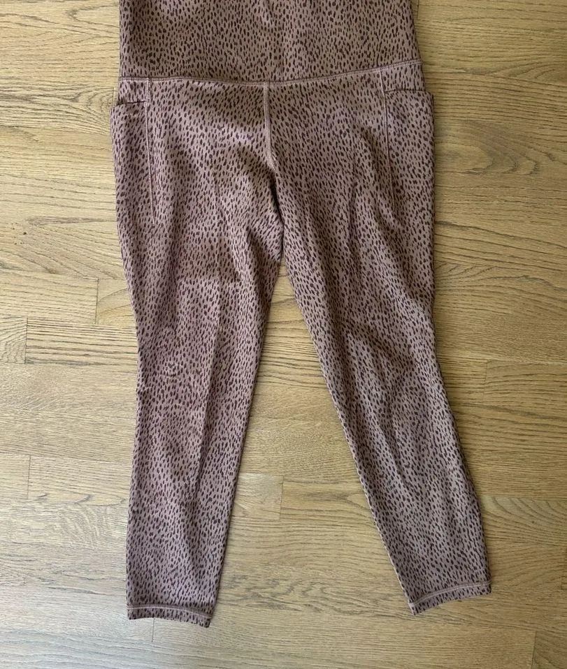 Athleta Salutation Stash 7/8 Leggings - Image 3