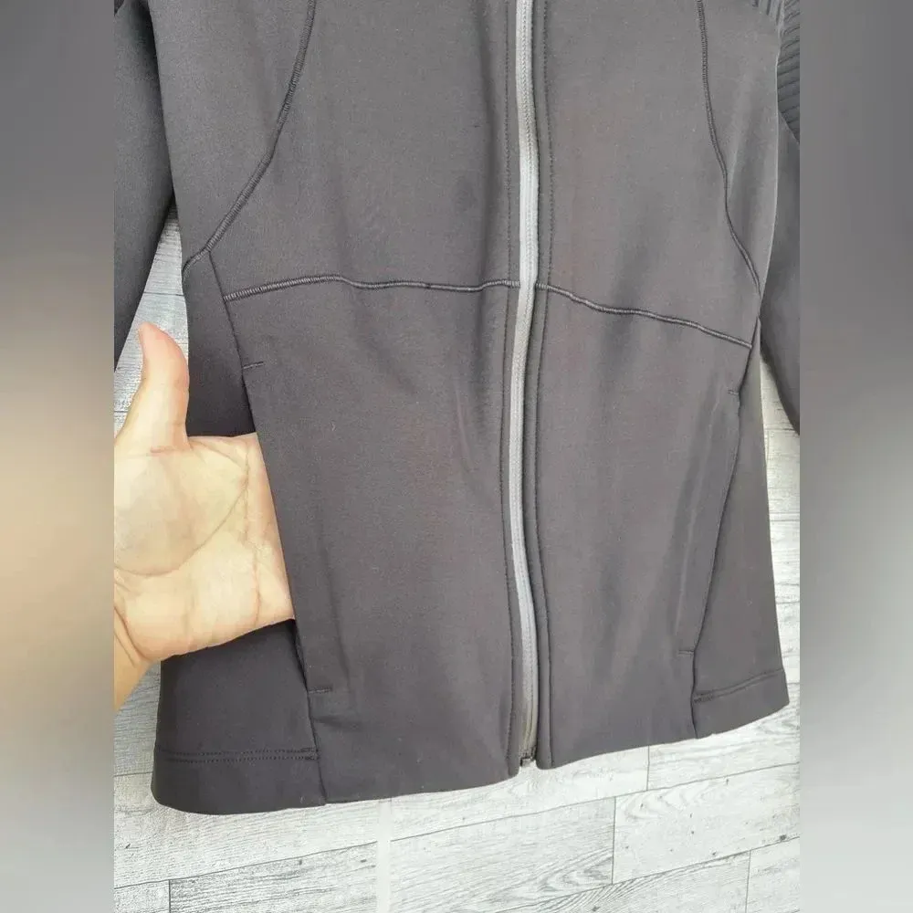 Lululemon Chill Going Strong Jacket size 4 - Image 7