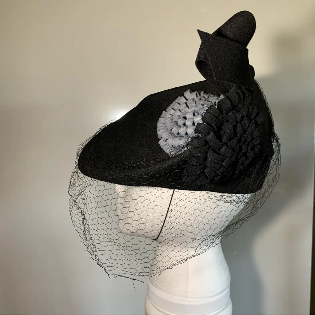 Vintage Janyth Roy Jr New York Merrimac Hand Blocked Hat With Veil Bow & Flowers Black - Image 7
