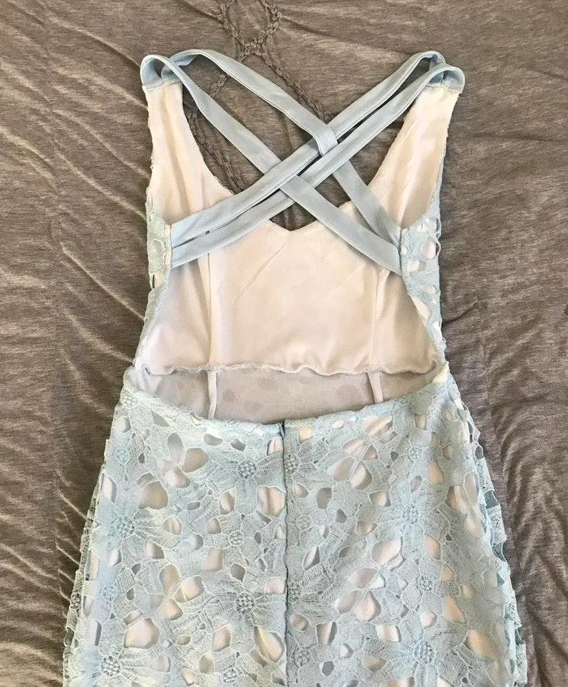 Azbro Blue And White Lace Dress - Image 6