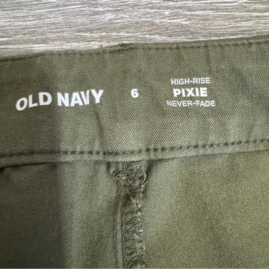 Old Navy Women Olive High Rise Pixie Never Fade Stretchy Skinny Pants Size 6 - Image 6