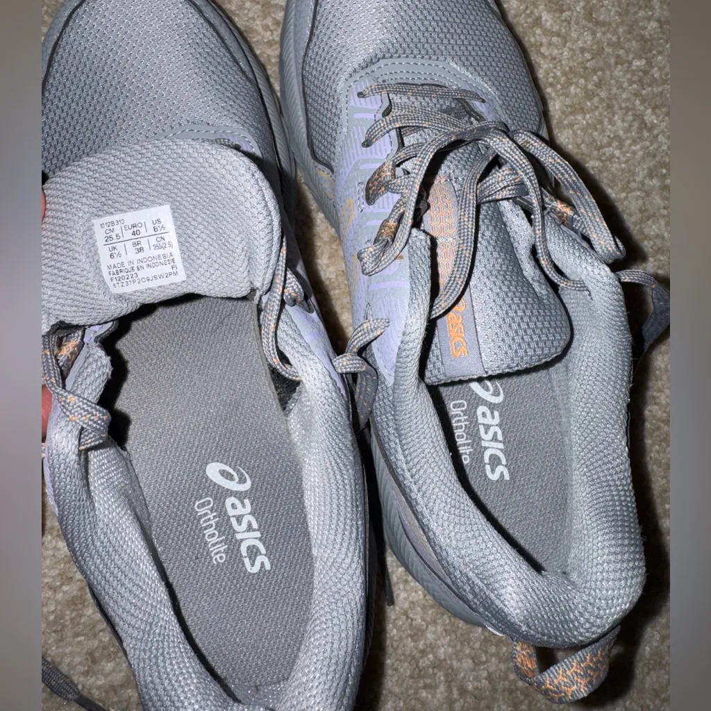 ASICS ortholite gym shoes - Image 3