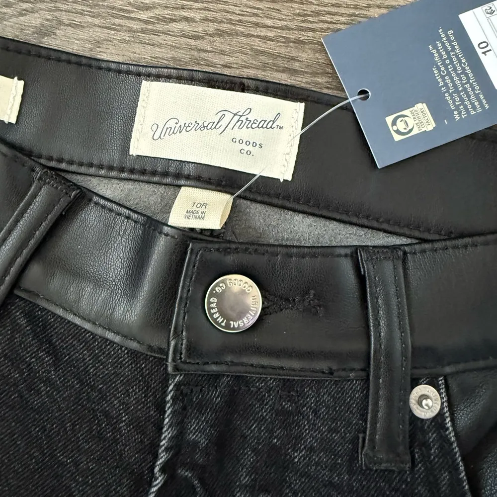 Universal Thread Mid‑Rise Faux Leather 80’s Slim Jeans - Size 10R - Black -‎ NWT - Image 9