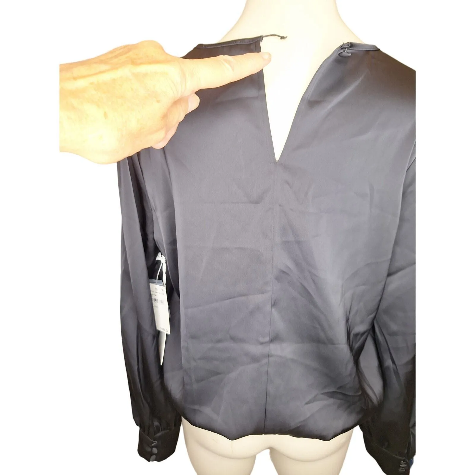 Good American Women's Size 1 Keyhole Long Button Sleeve Satin Top Black NWT - Image 4