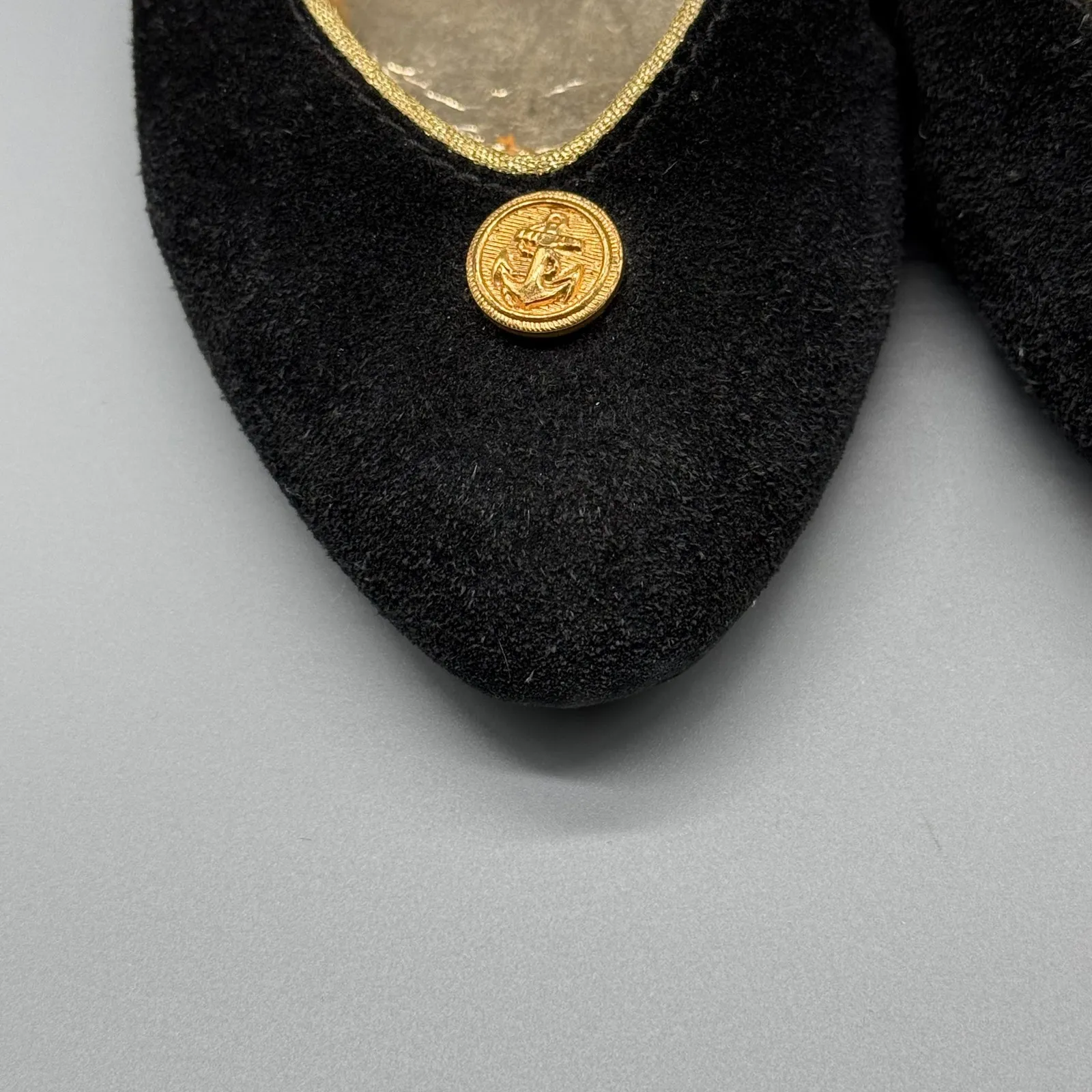 White Mountain Vintage Black Suede Flats Gold Trim Anchor Button Women US 6.5N - Image 6