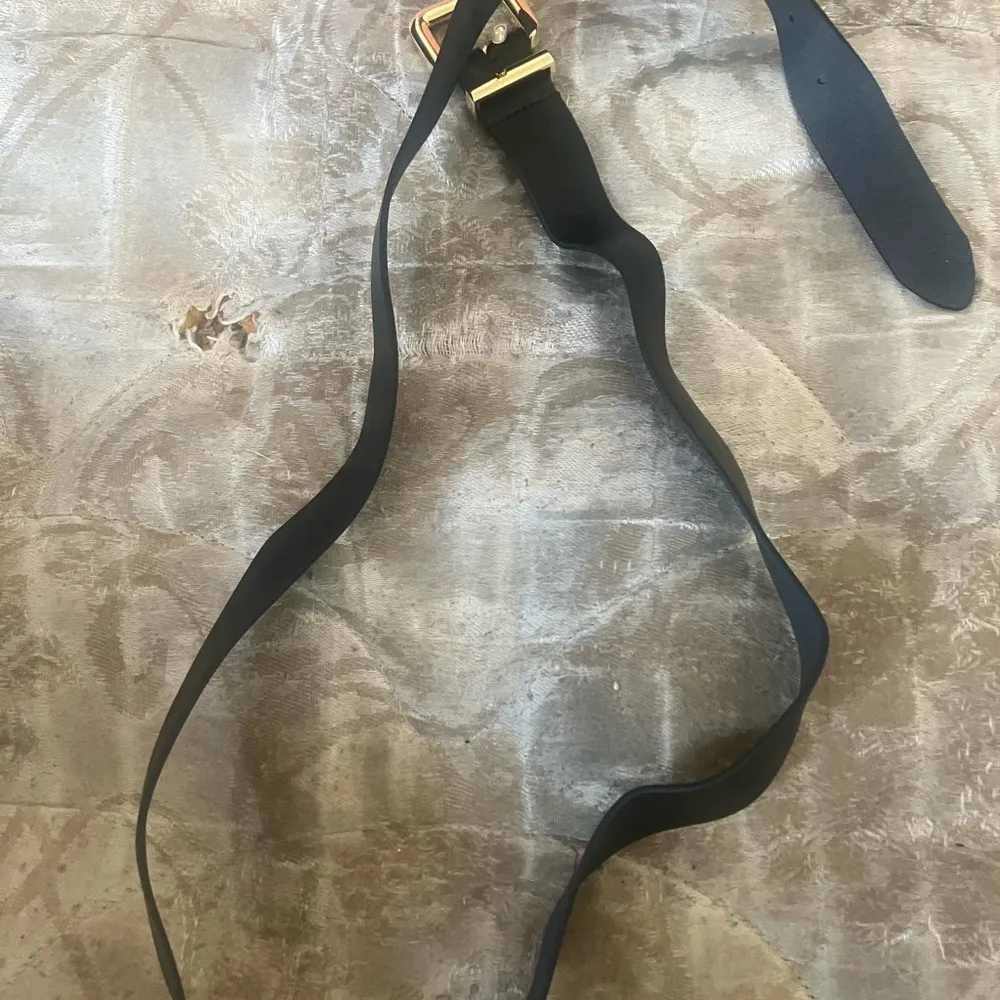 H&M women’s black belt 🥋 - Image 2