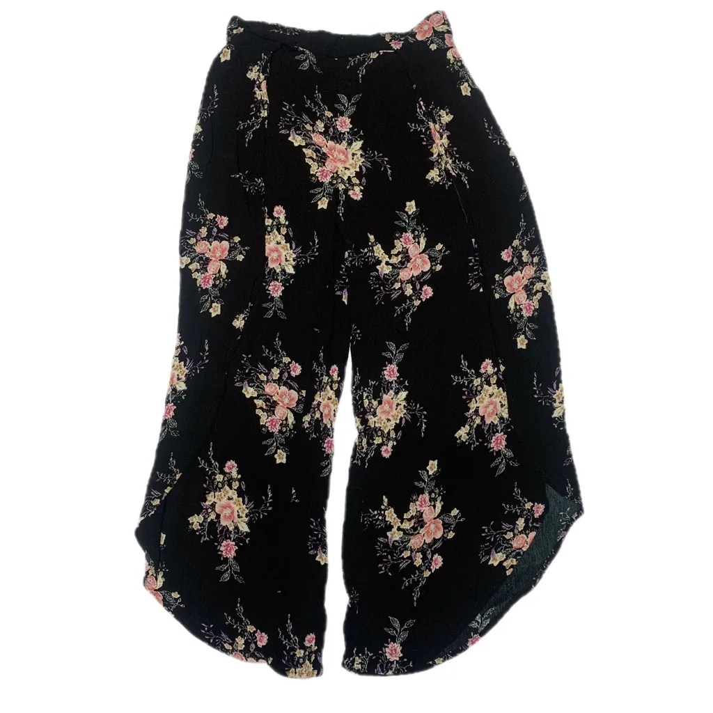 Black Floral Wide-Leg Pants with Side Slits and Waist Tie - Image 2