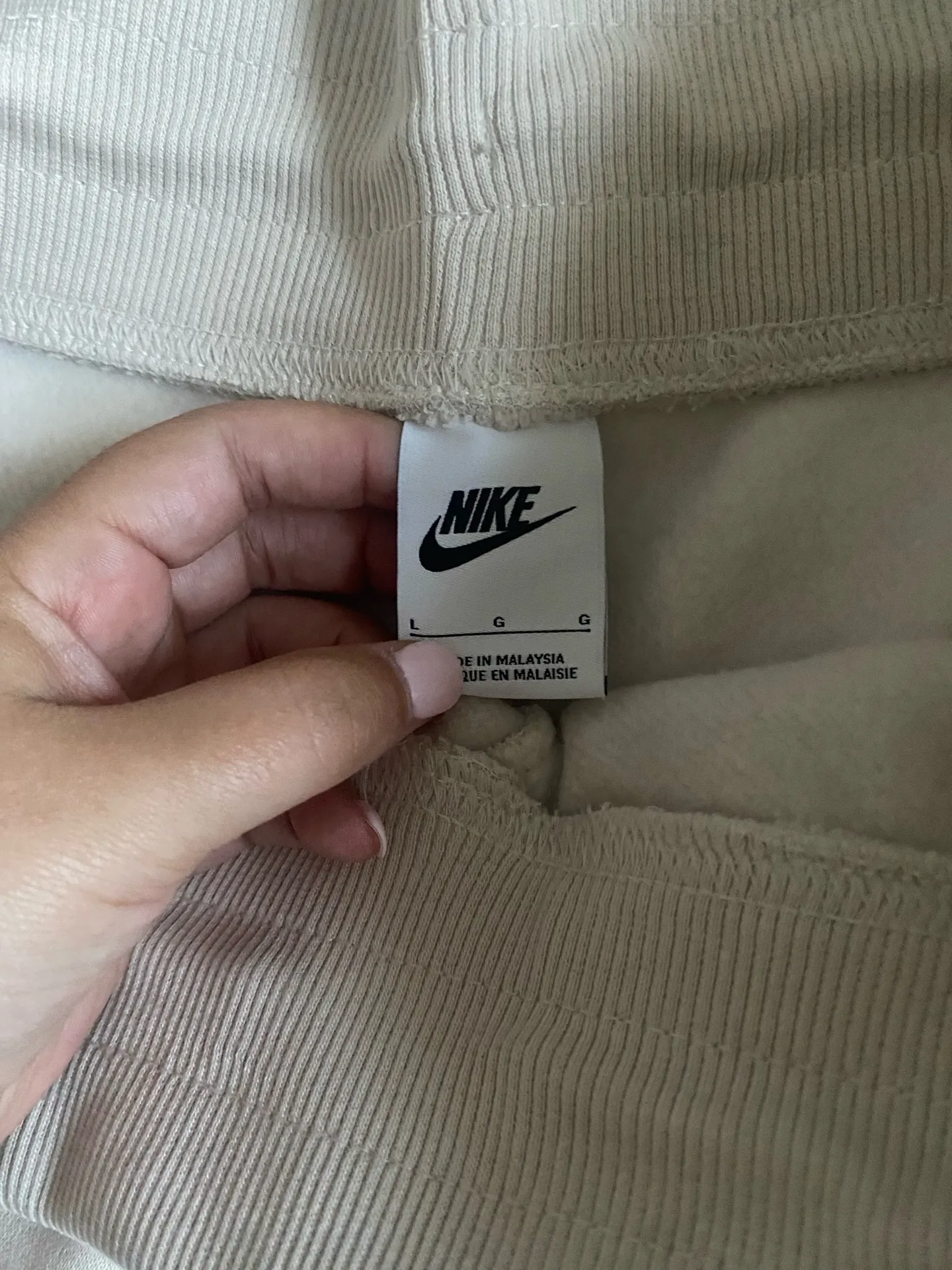 High rise Nike lounge shorts - Image 2