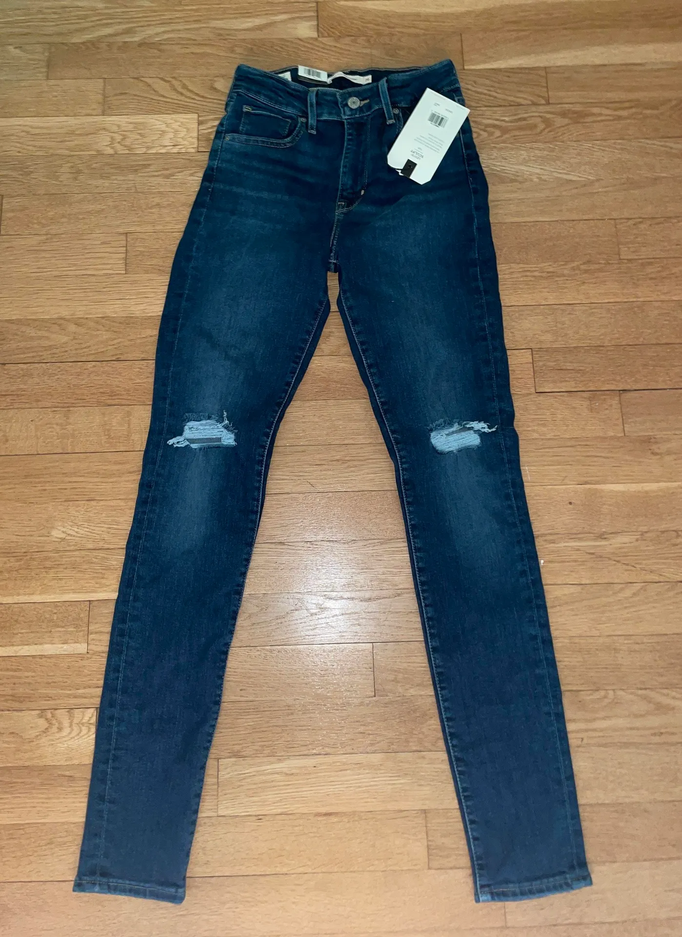 Levi’s 721 High-Rise Skinny Jeans - Image 8