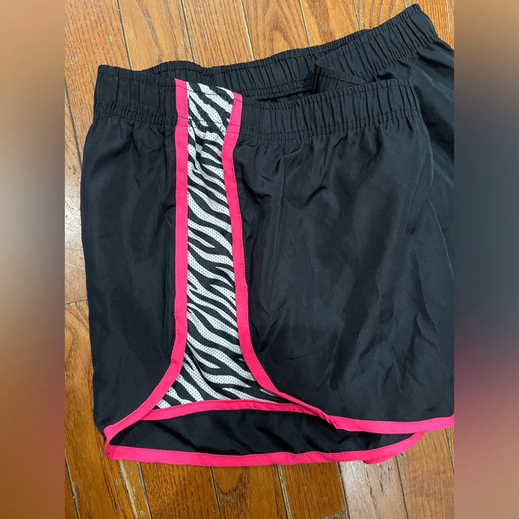 Sporto Elegant Black Apparel - Image 3