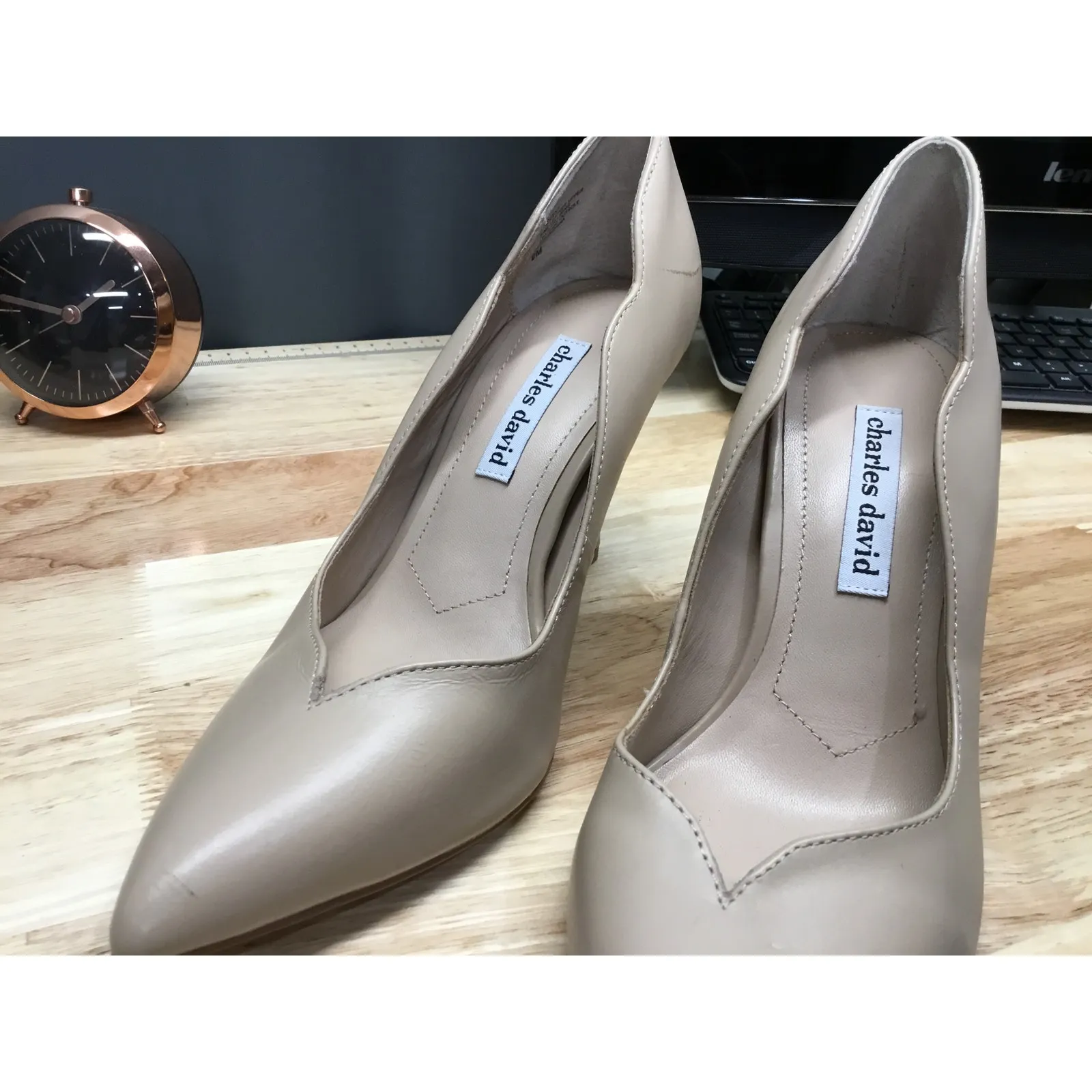 Charles David Innocent Pump Women's 9 Beige Leather Slip-On Stiletto Heel Preppy - Image 4