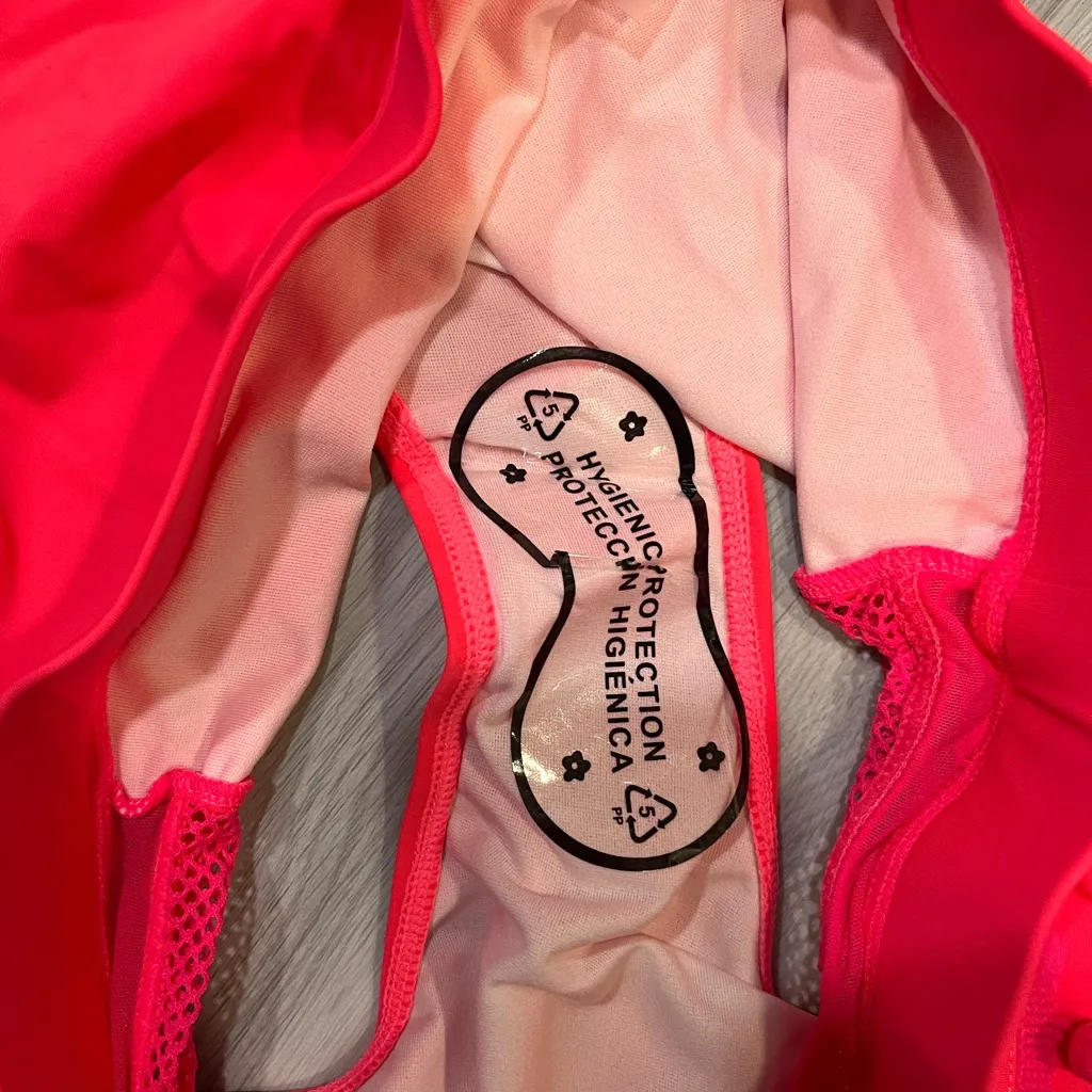 NEW Vibrant Pink Bikini‎ Set with Pom Pom Trim Size L - Image 2