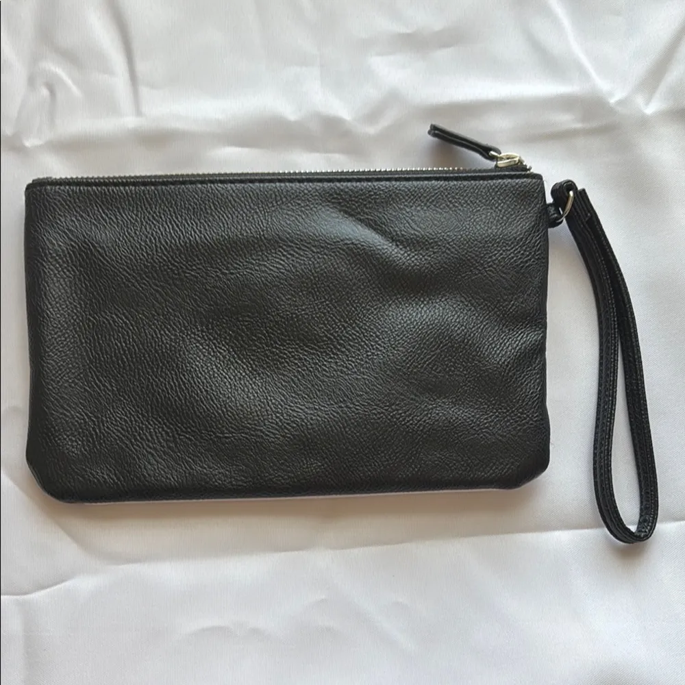 Nine West Wristlet Black/White GUC - Image 3