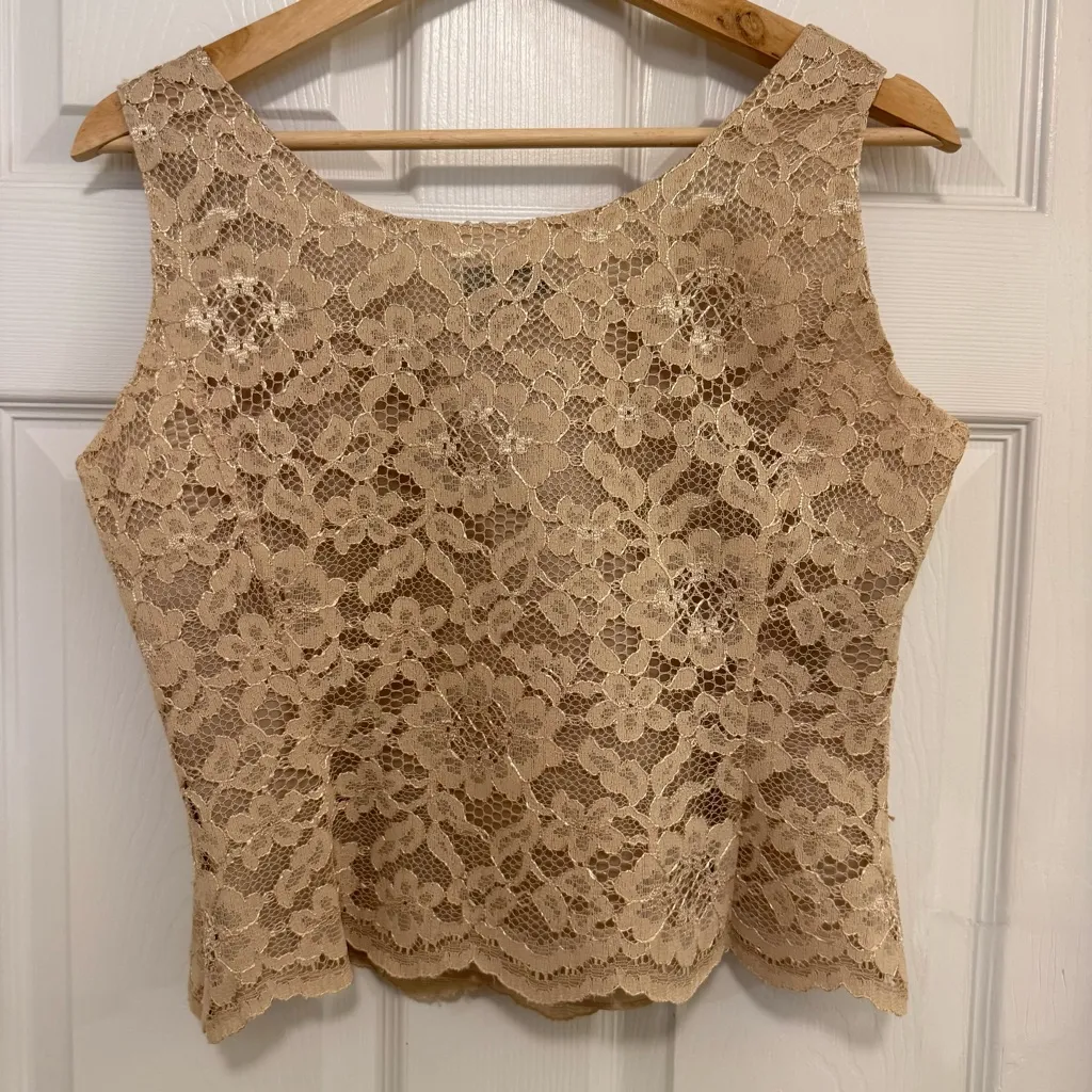 EUC Vintage Lord & Taylor Lace Shell Tan Size 4P - Image 5