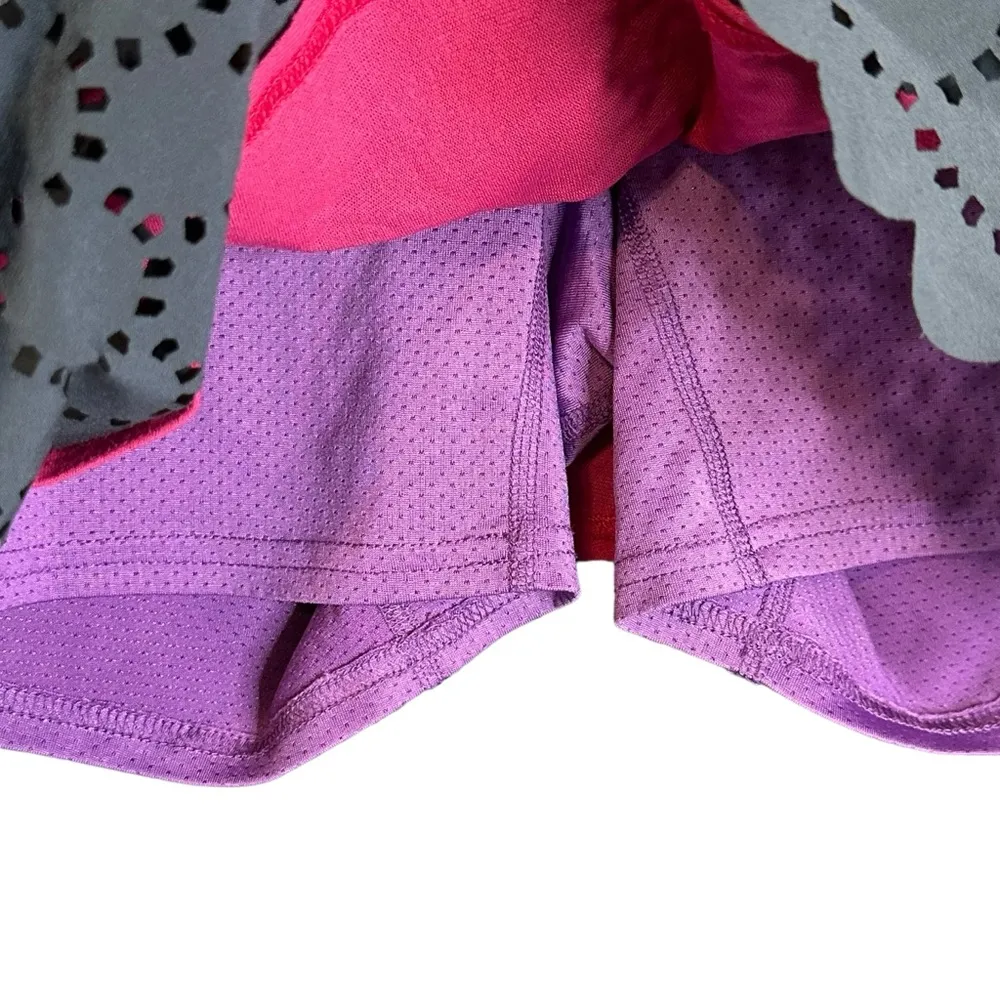 Title Nine Nimblene Illusion Skort Gray Pink Laser Cut TN-150977 Size Small - Image 4