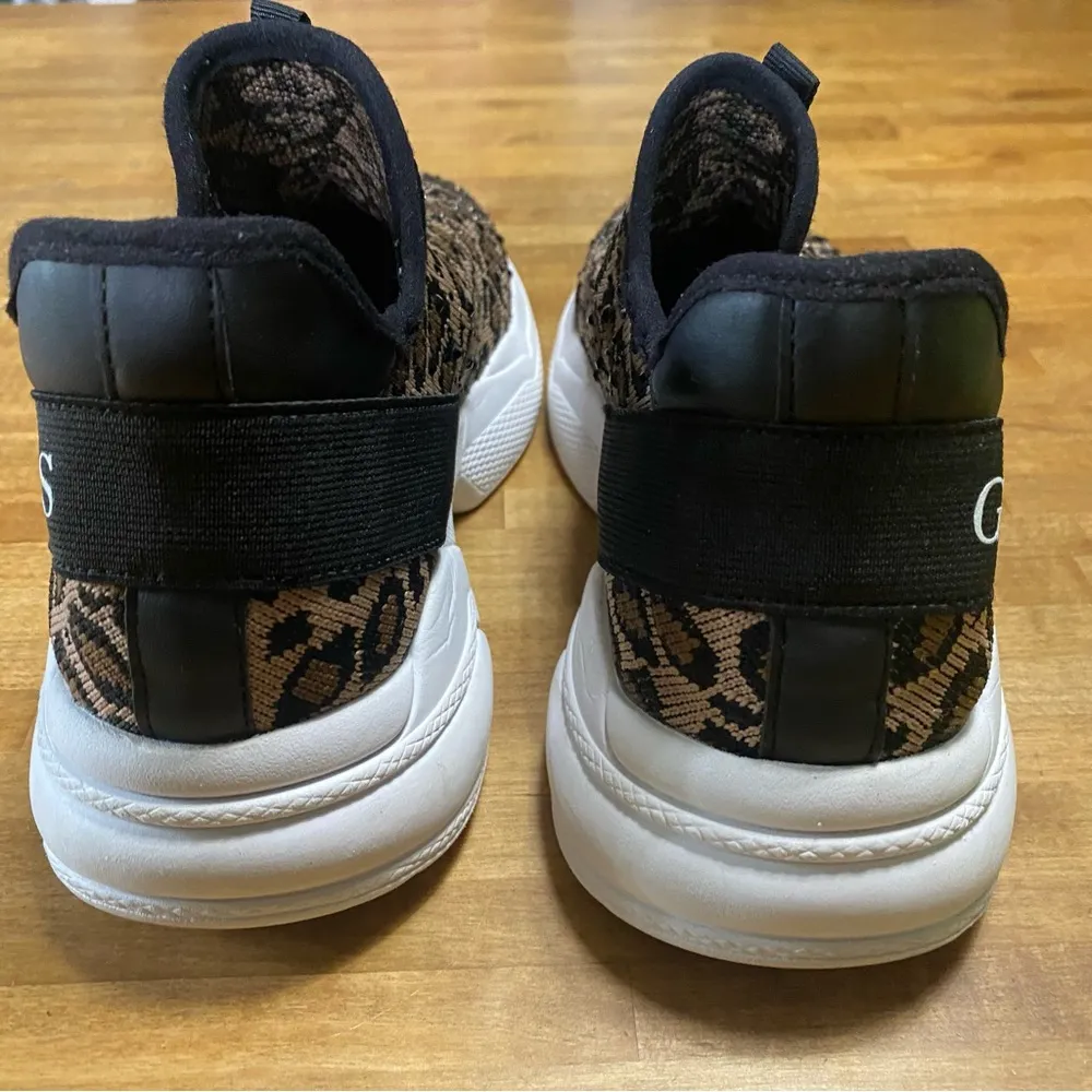 Guess Leopard Print Sneakers 8.5 - Image 4