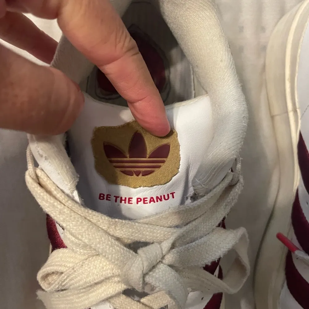 Adidas women’s superstar bonega peanut butter and jelly sneakers size 7 - Image 3