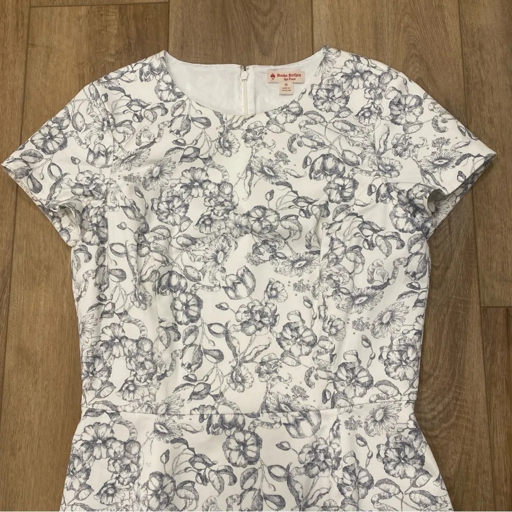 🌟BROOKS BROTHERS🌟 RED FLEECE COTTON SHORT SLEEVE FLORAL DRESS WHITE/GREY 10 - Image 2