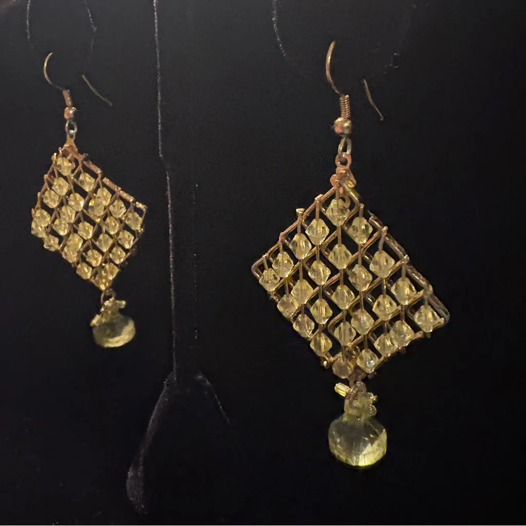 Vintage Gold geometric Mesh Dangle Earrings - Image 14