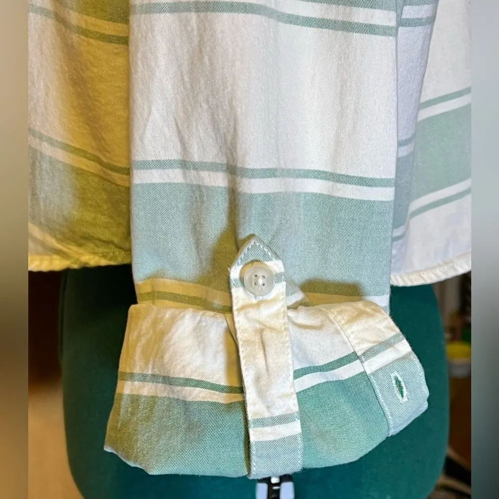 American Eagle Outfitters Button Down Top - Image 3