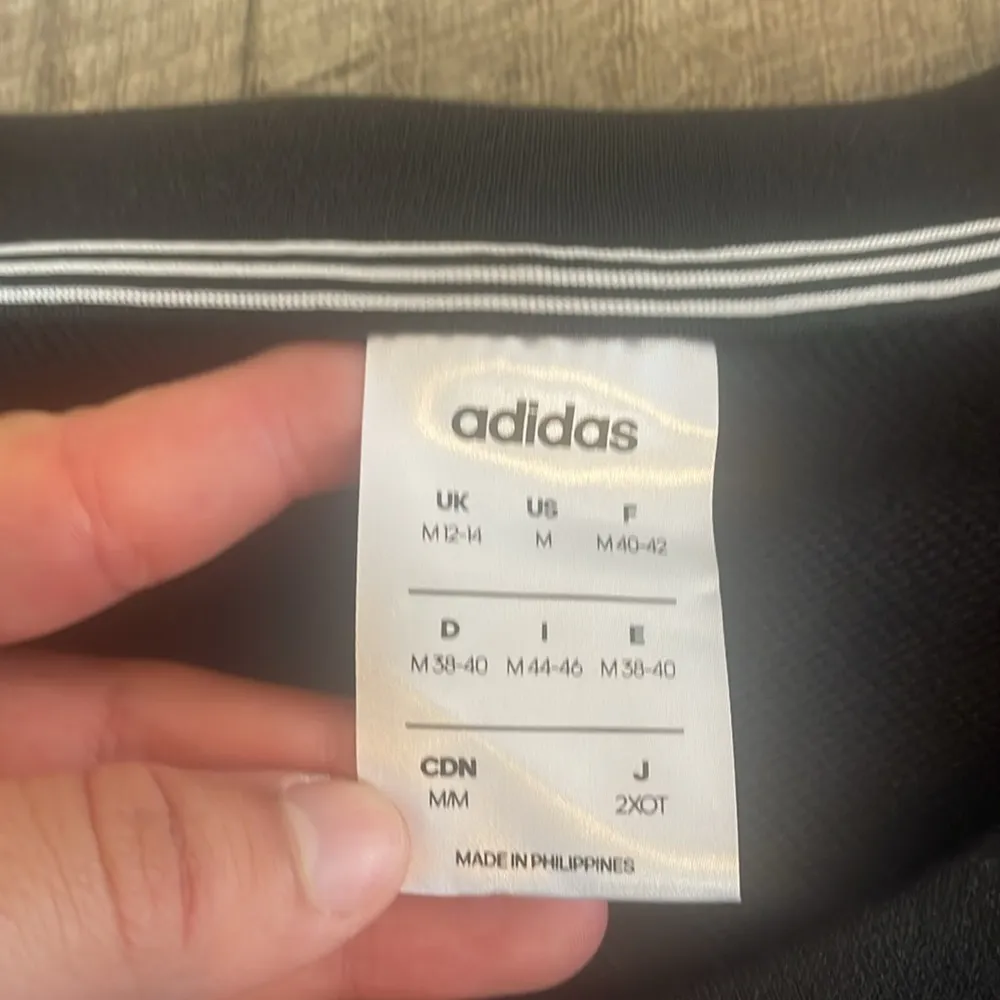 3-Stripe Black and White Crewneck Sweatshirt Size Medium - Image 4