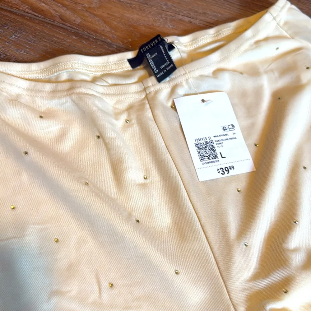 CUTEST FLARE GOING OUT PANTS NWT - Image 3