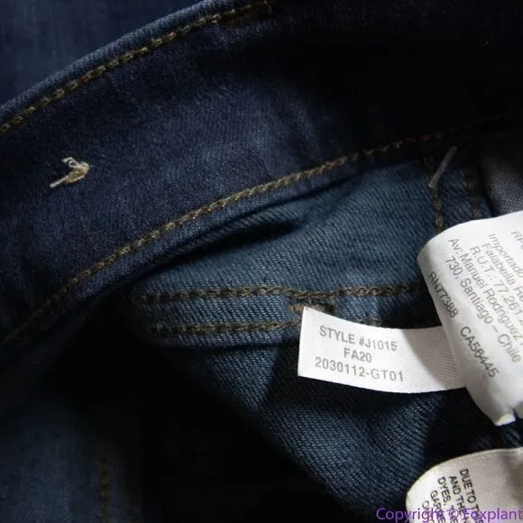 Madewell Petite 10" High-Rise‎ Skinny Jeans in Hayes Wash, 24P - Image 12