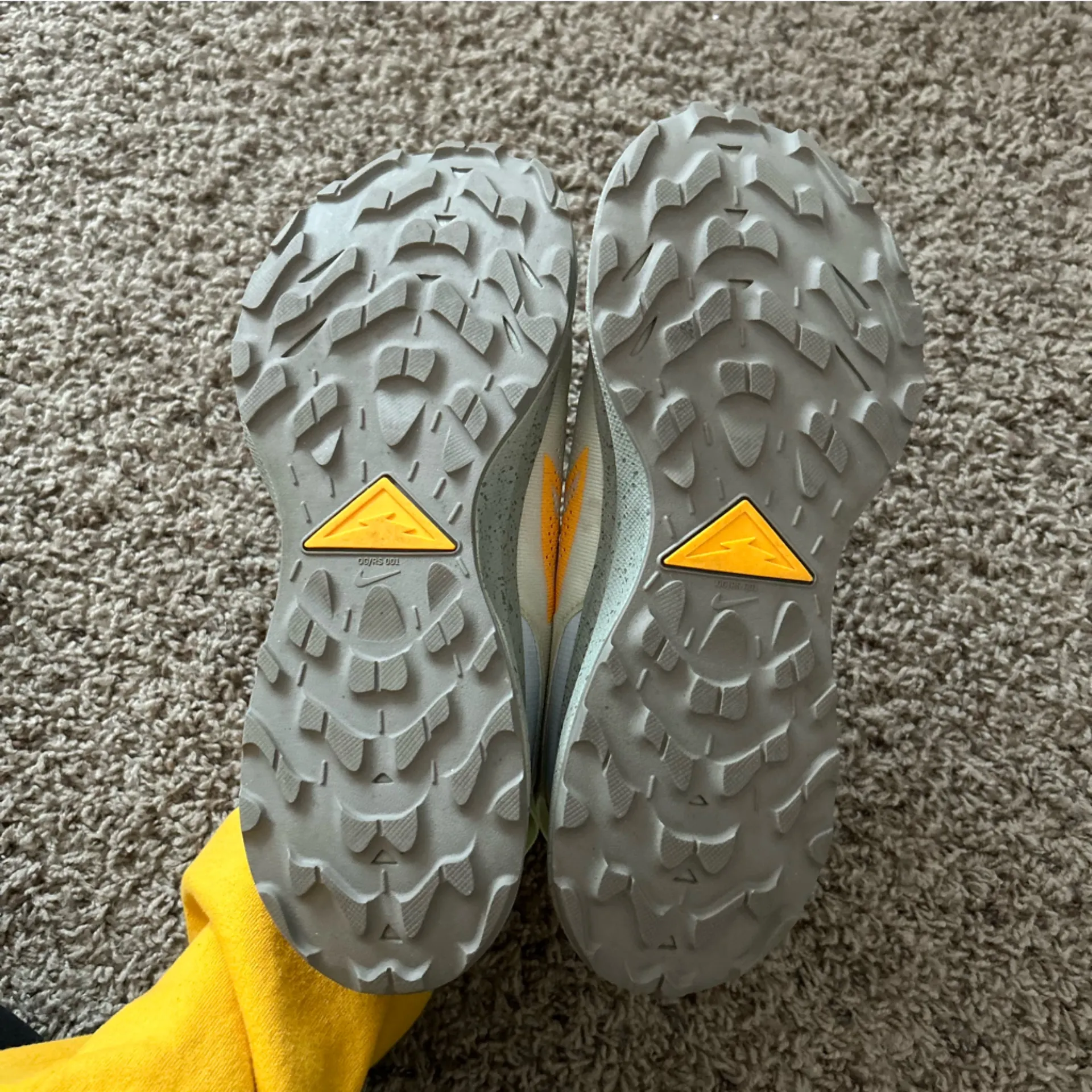 Nike Pegasus Trail 2 Pure Platinum Laser Orange Tennis Shoes Size 9.5 - Image 9