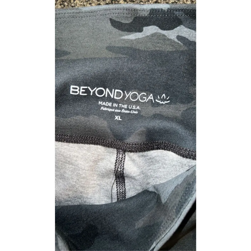 ✨Beyond Yoga
Camo High Waisted Biker Shorts✨ - Image 5