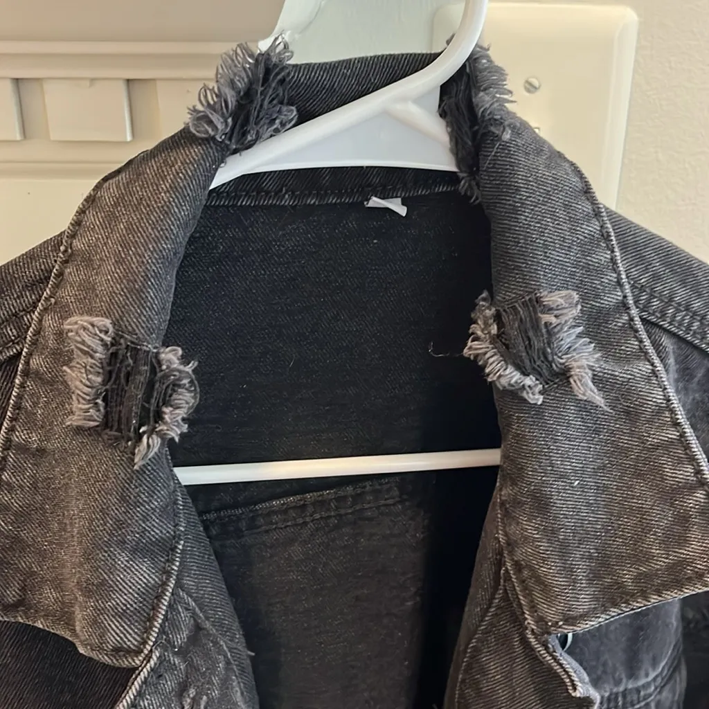 SheIn distressed denim jacket size Large - Image 9