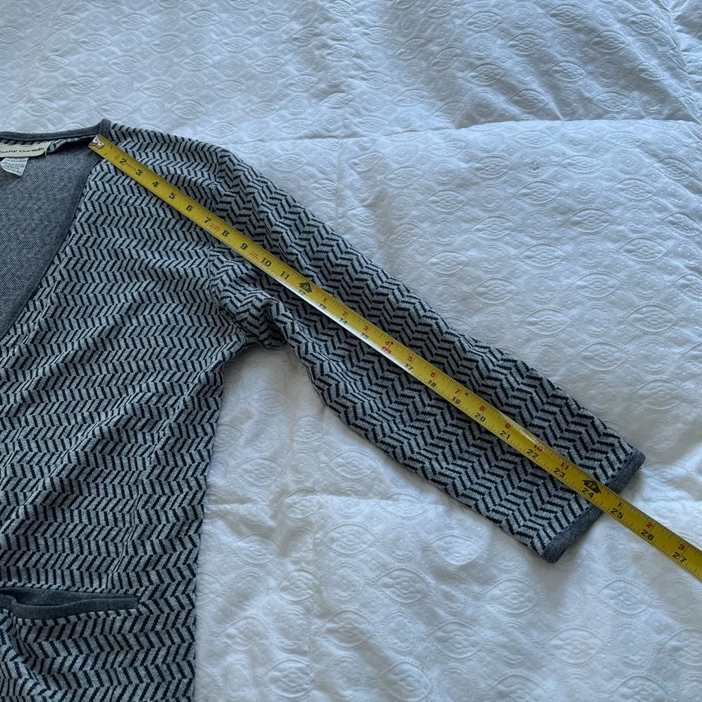 Cathy Daniels Black and Gray Chevron Cardigan - Image 4