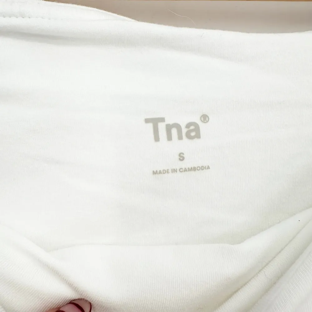 NEW Aritzia TNA Malibu High Rise Ruched Side Mini Skirt in White Women's S - Image 4