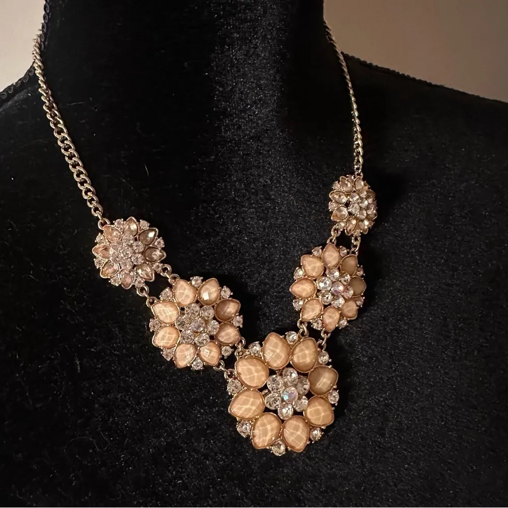 Statement Collar Floral Necklace Champagne Stones with Rhinestones Goldtone Gold - Image 4