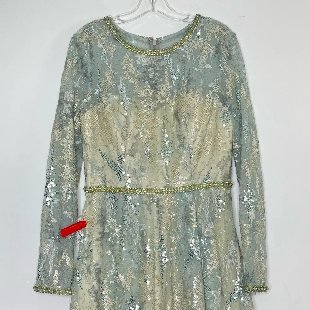 Mac Duggal 12460 Sequin Embellished Jewel Neckline Lace Gown, Platinum, Size 8 - Image 3