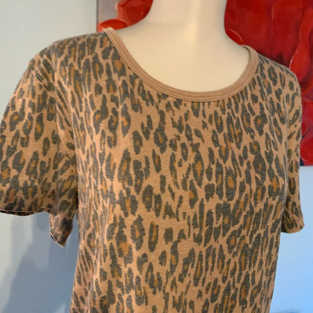 FREE PEOPLE Top shirt Womens Size XS Leopard Print Short Sleeves Casual - Image 2
