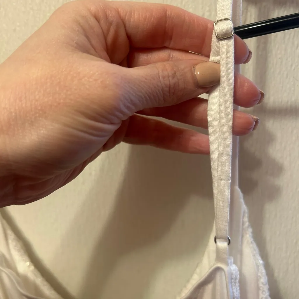 Pulse bright white Sequin Camisole size large - Image 7