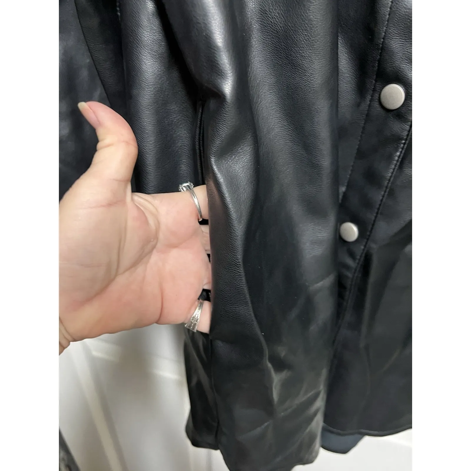 035-010 Bagatelle Collection Womens XL Black Faux Leather‎ Shacket Shirt Jacket - Image 2