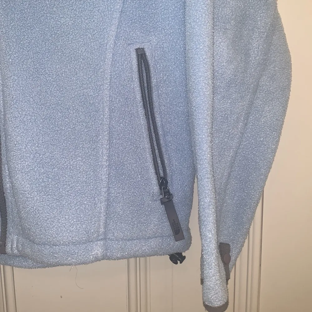 The North Face women’s zip up Polartec fleece jacket size small - Image 3