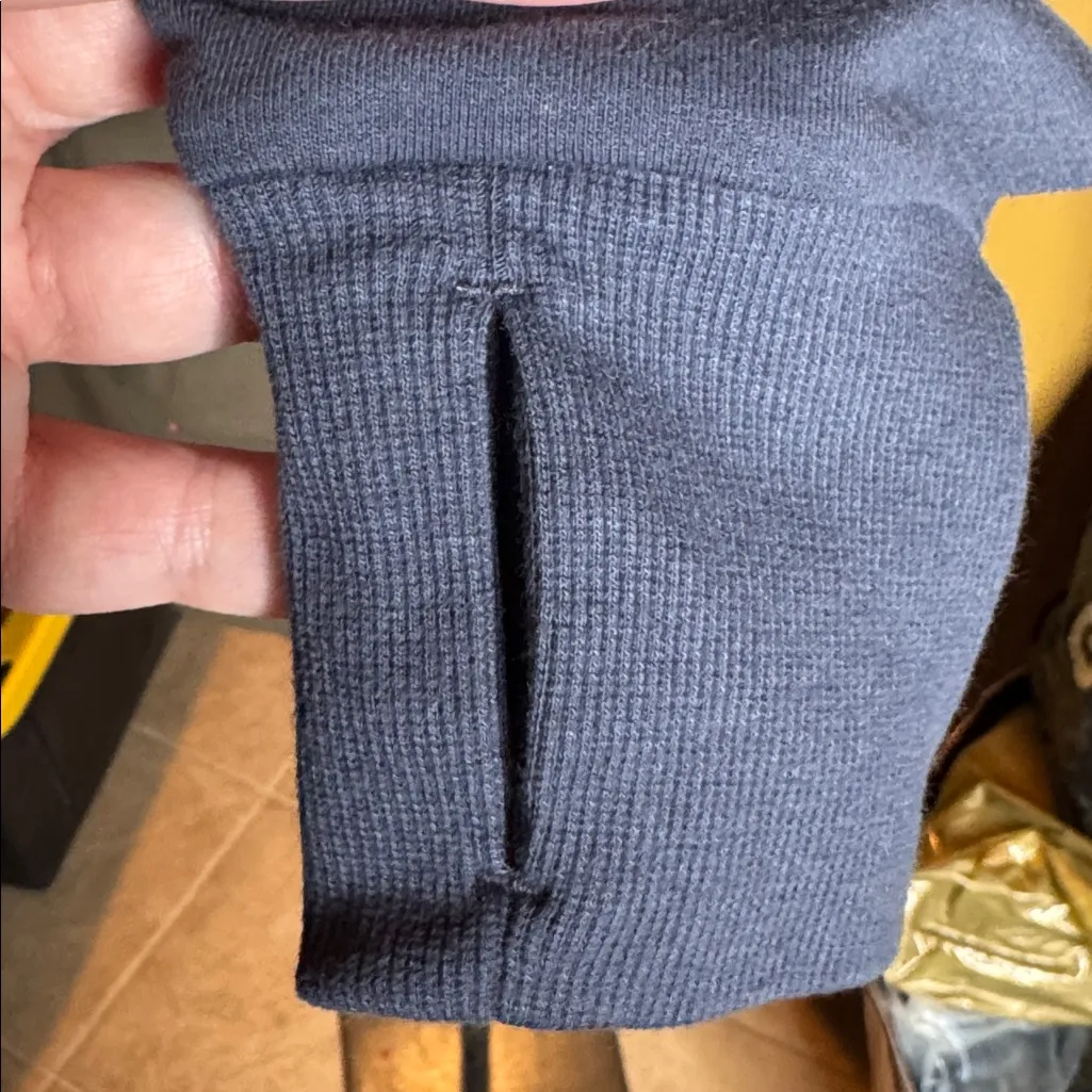 NWT All in Motion Slate Gray French Terry Sweatshirt Thumb Holes Size Small - Image 10