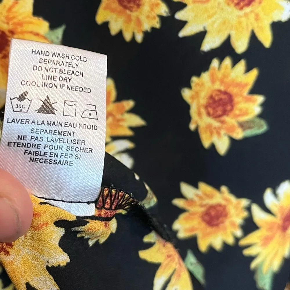 Pleione  Sunflower Print Shirt. Size Small. - Image 3