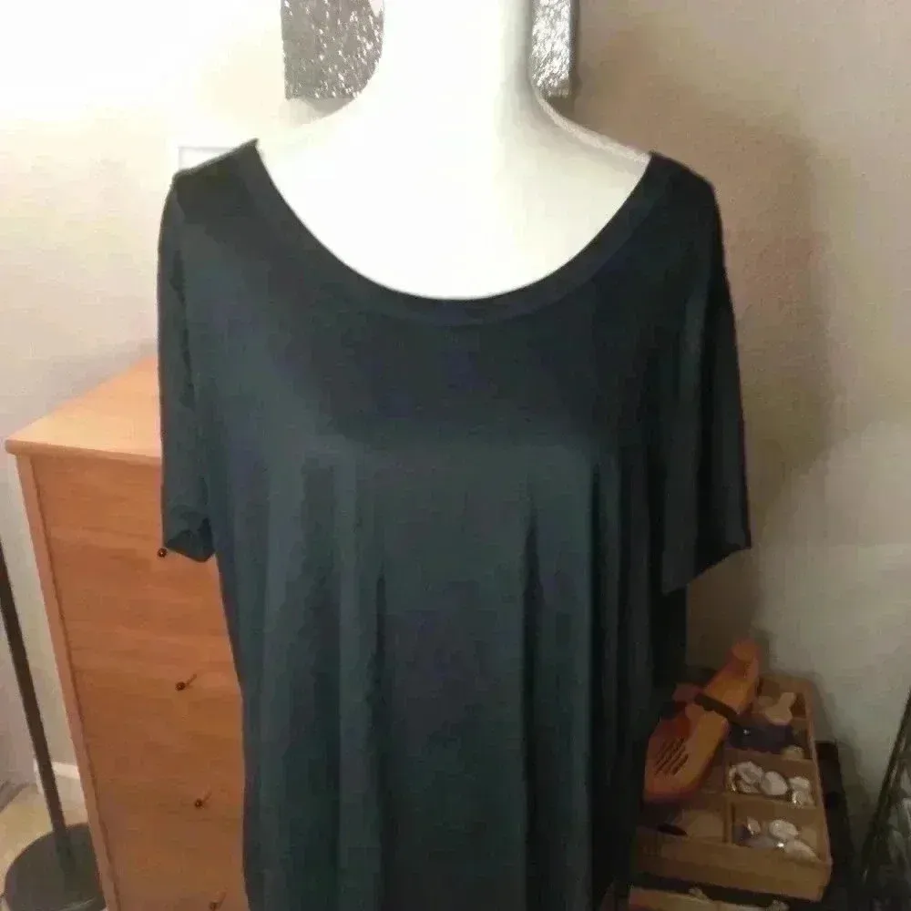 Lane Bryant embroidery with tie back black top sz 22/24 - Image 2