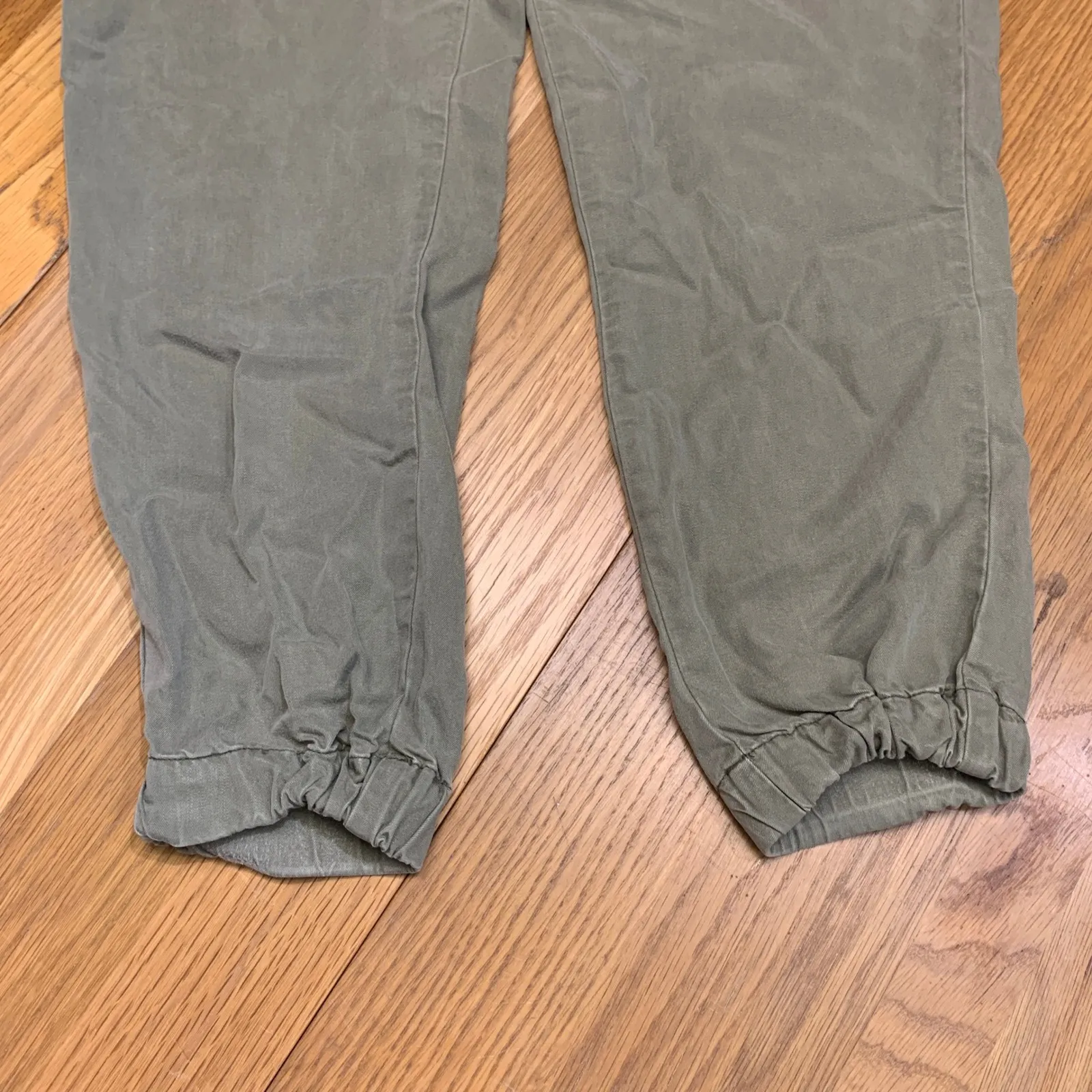 Abercrombie and Fitch Olive Green Jogger Pants Smocked Waist Women Size Small - Image 3