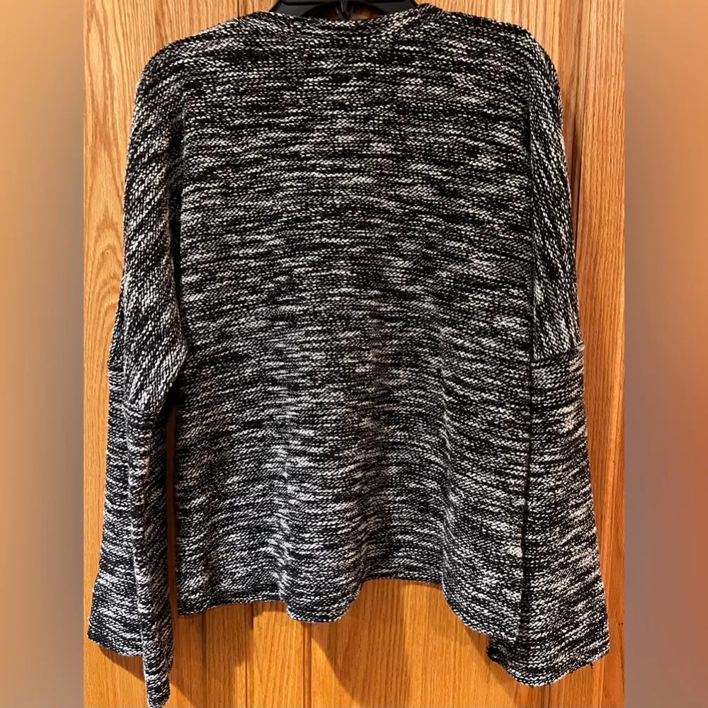 Madewell Asymmetrical Button-Shoulder Wide Sleeve Sweater in True Black Sz Small - Image 11