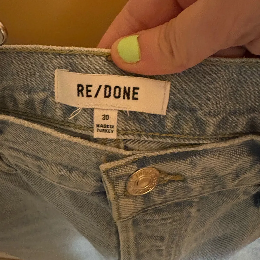 Re/Done 90s High Rise Loose Jeans in Breezy Indigo with Rips - Image 5